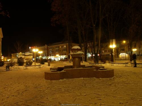 фонтан біля кінотеатра ім. Котляревського (зима)