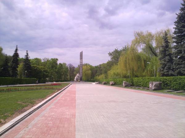 фото отреставрированный памятник славы Полтава