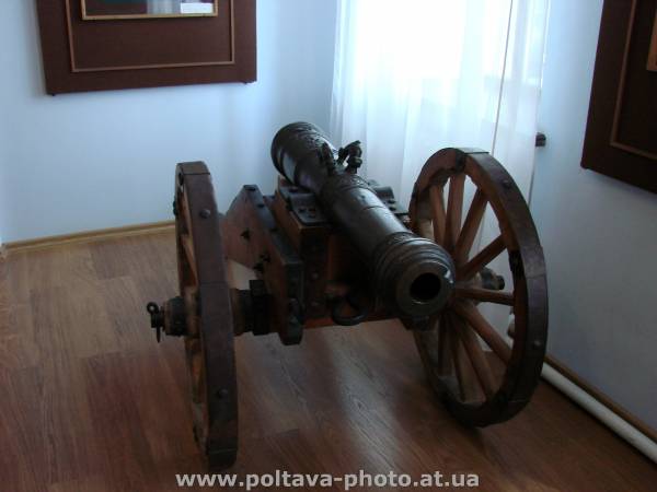 Полтавська битва музей пушка експонат
