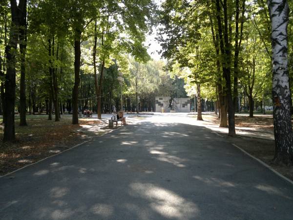 парк біля "Алмазу"