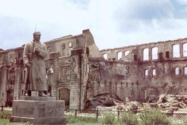 Руины 1943 года