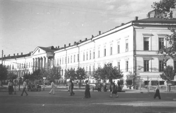 Центр Полтавы 1943 год