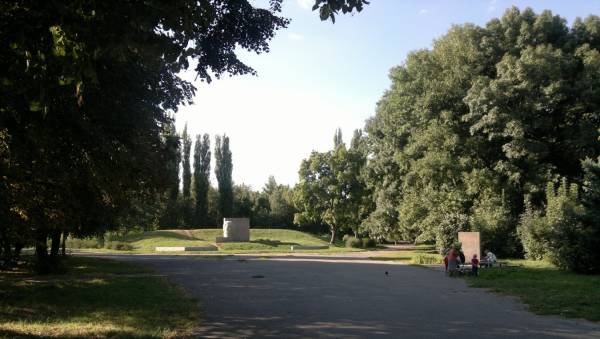 пам'ятник загиблим радянським громадянам