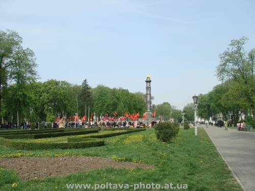 Памятник Славы в честь победы над шведами в Полтав