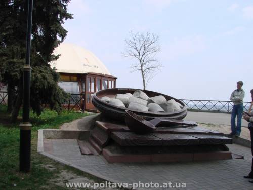 Памятник Галушкам