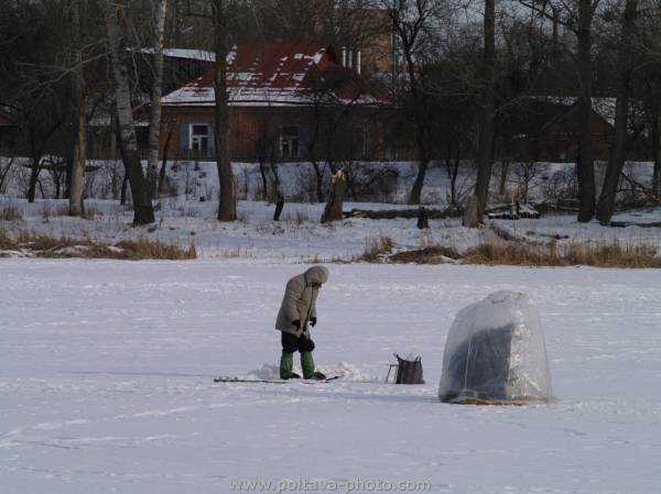 рыбак и палатка