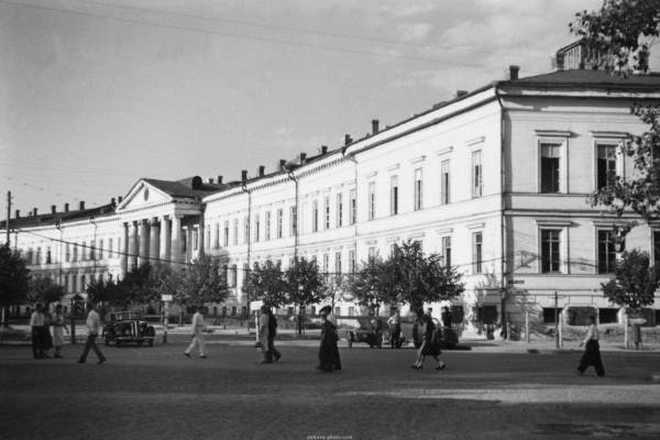 фото 1943 будівля нинішньої мерії