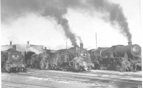 1943 год, возле депо поезда