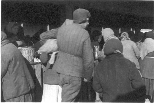 Базар в Полтаве, 1943